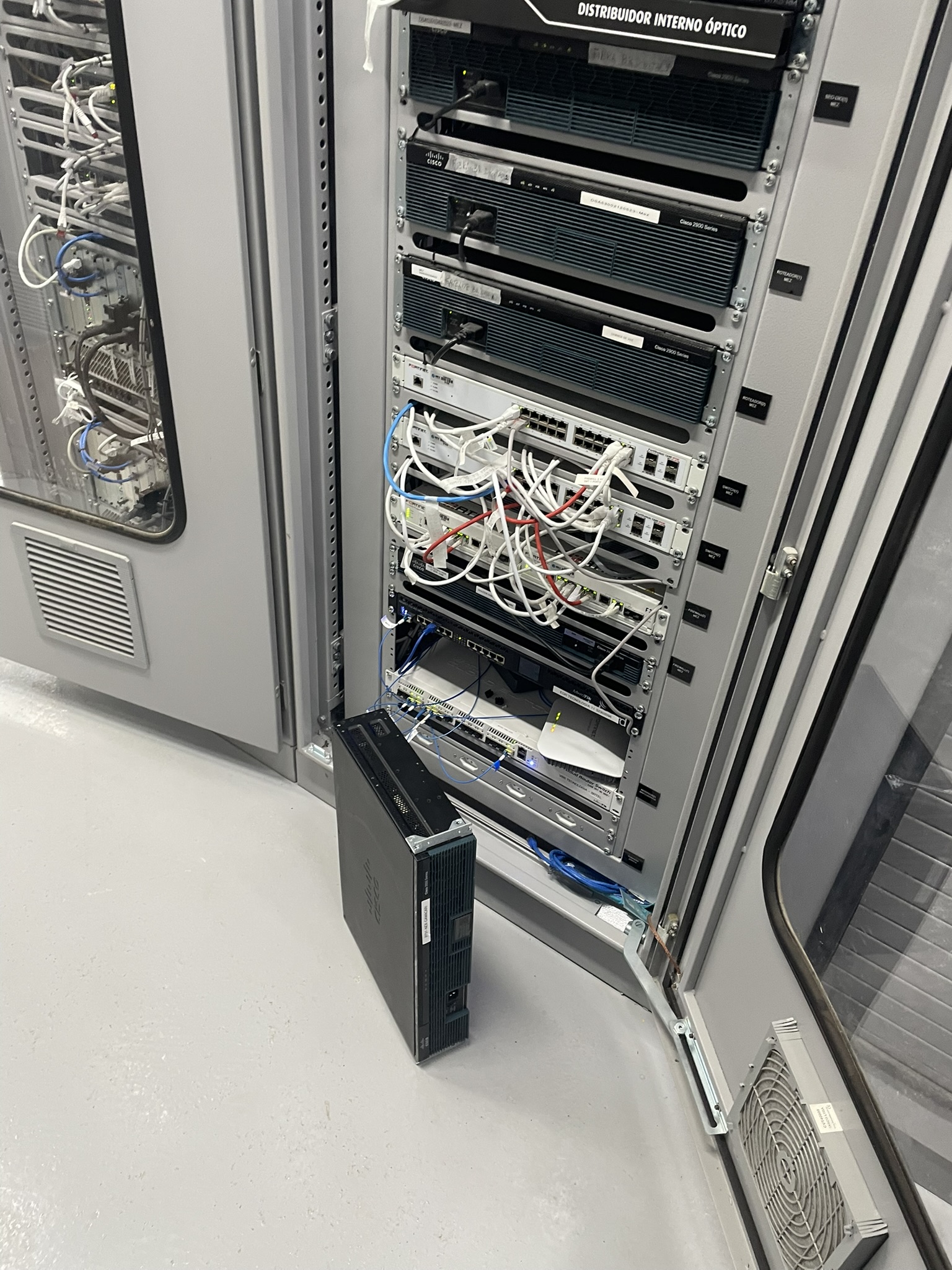 Rack técnico em subestação